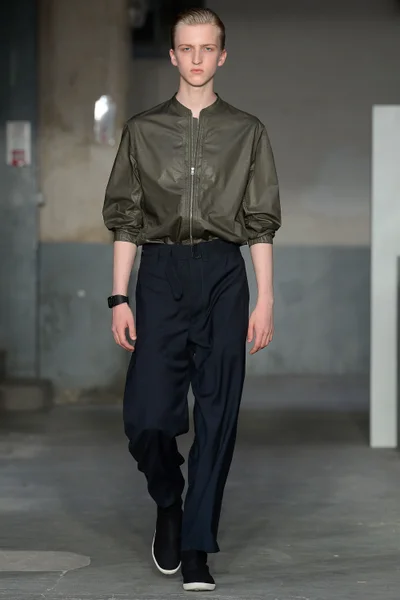 Look 12